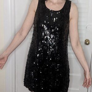 Flapper-inspired sequin dress